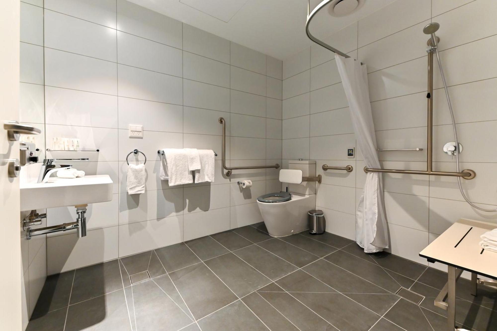 Double or Twin Room Disability Access,1756814152:JPEG